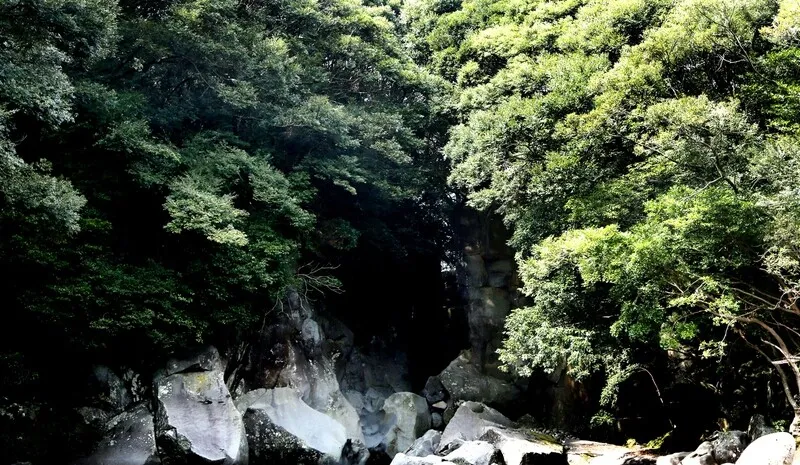 영천오름과 칡오름 사이 협곡에 있는 ‘예기소’. 김선식 기자