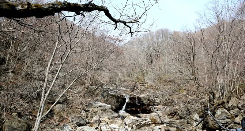 공기 캔에 담는 공기를 포집하는 빗점골 주변. 김선식 기자.